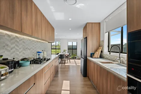 Property photo of 1 Pecan Crescent Grantham Farm NSW 2765