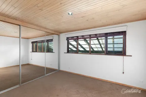 Property photo of 7 Mayfair Crescent Mount Gambier SA 5290