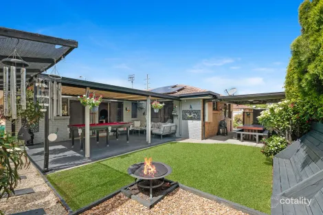 Property photo of 30 Studio Drive Oxenford QLD 4210
