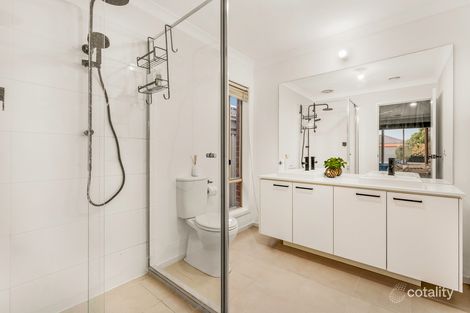 Property photo of 12 Bavaria Lane Pakenham VIC 3810