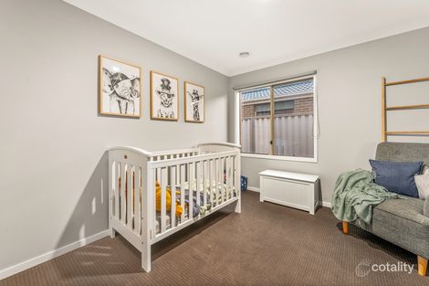 Property photo of 12 Bavaria Lane Pakenham VIC 3810