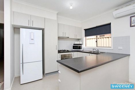 Property photo of 16 David Circuit Hillside VIC 3037