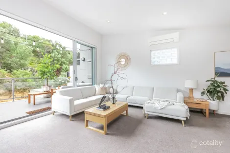 Property photo of 11 Roxburgh Court Warrnambool VIC 3280