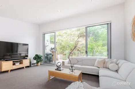 Property photo of 11 Roxburgh Court Warrnambool VIC 3280