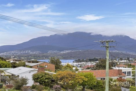 Property photo of 107 Malunna Road Lindisfarne TAS 7015