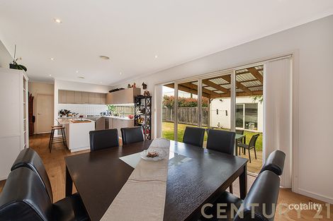 Property photo of 8 Augusta Square Heatherton VIC 3202