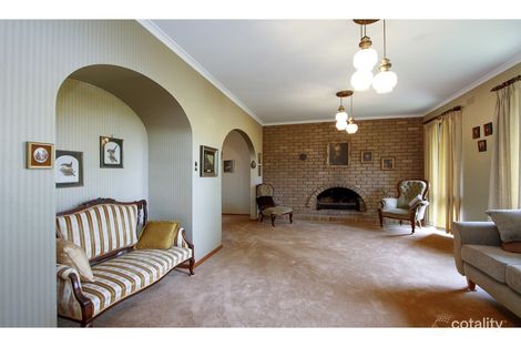 Property photo of 3 Edward Court Sale VIC 3850