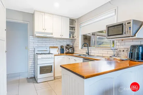 Property photo of 116 Maple Street Golden Square VIC 3555
