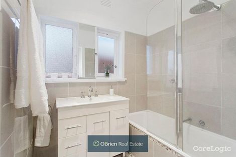 Property photo of 2/126-128 Lower Dandenong Road Parkdale VIC 3195