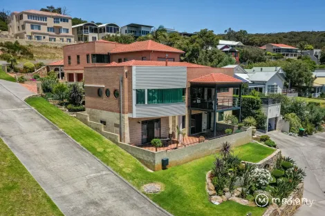 13a Wylie Cres, Middleton Beach, WA 6330