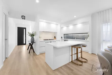 Property photo of 6 Eulinga Street Mickleham VIC 3064