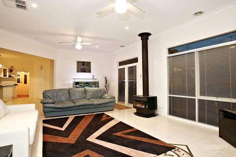 Property photo of 12 Giofches Crescent Tarneit VIC 3029
