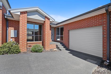 Property photo of 7/4 Hearn Street Drouin VIC 3818