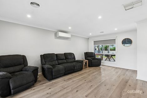 Property photo of 6 Truscott Drive Ashmont NSW 2650