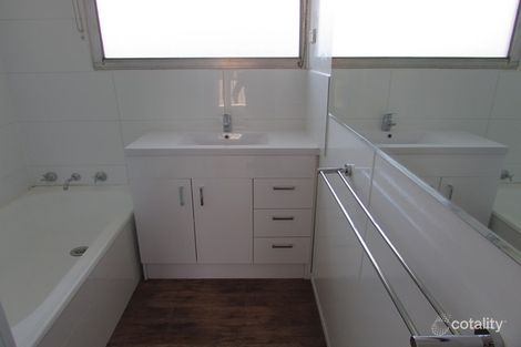 Property photo of 27 Poplar Street Echuca VIC 3564