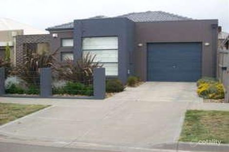 Property photo of 19 Grosvenor Square Craigieburn VIC 3064