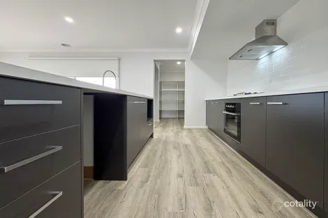 Property photo of 10 Croft Street Beveridge VIC 3753