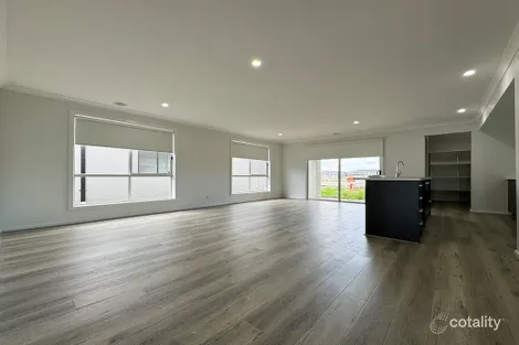 Property photo of 10 Croft Street Beveridge VIC 3753