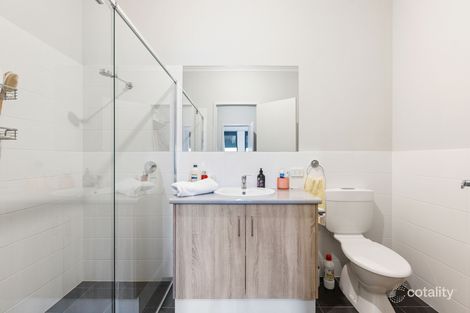 18 Blackwood Cres, Morphett Vale, SA 5162