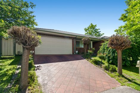 11 Pinelea Gr, Gisborne, VIC 3437