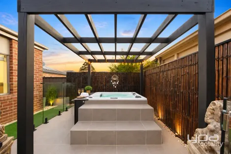 Property photo of 7 Derham Drive Point Cook VIC 3030