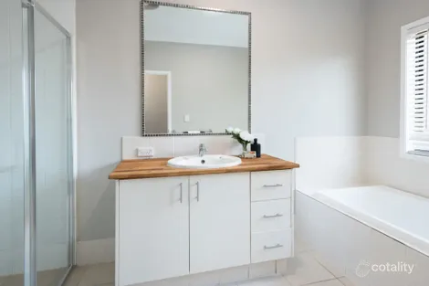 Property photo of 6 Carmarthen Circuit Pacific Pines QLD 4211