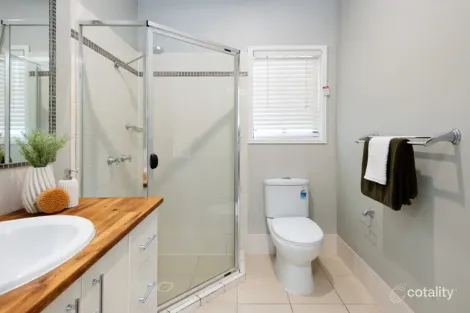 Property photo of 6 Carmarthen Circuit Pacific Pines QLD 4211