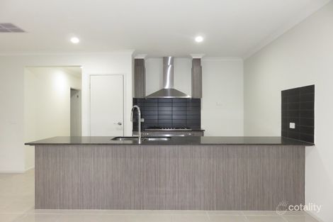 Property photo of 12 Blackcurrant Circuit Mernda VIC 3754