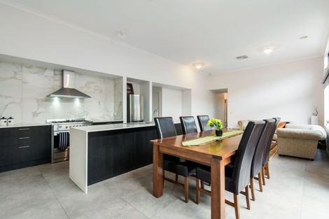 Property photo of 34 Strathalbyn Chase Wollert VIC 3750
