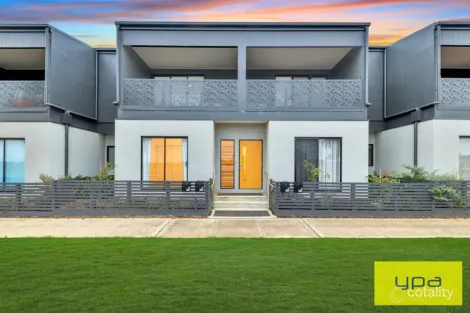 1/134 Grassbird Dr, Point Cook, VIC 3030