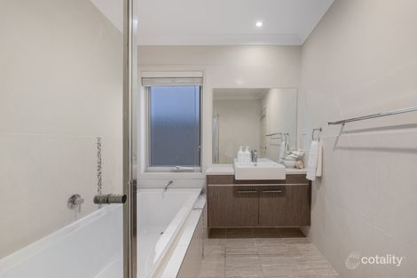 Property photo of 3 Logonia Crescent Mount Annan NSW 2567