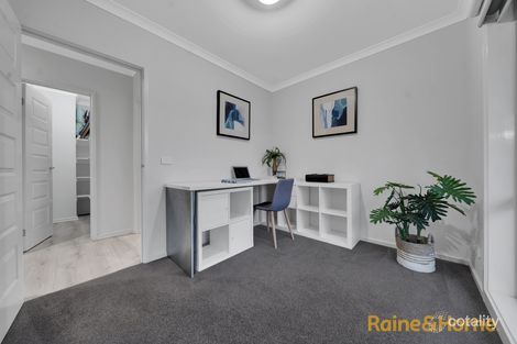 Property photo of 2 Chaucer Court Cranbourne West VIC 3977