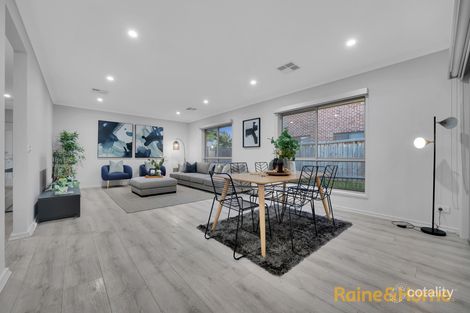 Property photo of 2 Chaucer Court Cranbourne West VIC 3977