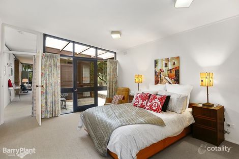 Property photo of 32 Long View Road Croydon South VIC 3136