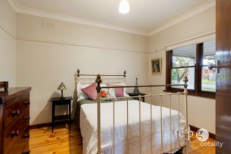 Property photo of 32 Maclise Street Castlemaine VIC 3450