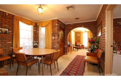 Property photo of 22 Meadow Wood Walk Narre Warren VIC 3805