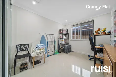 Property photo of 22 Comberford Close Prairiewood NSW 2176