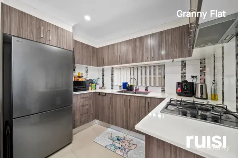 Property photo of 22 Comberford Close Prairiewood NSW 2176