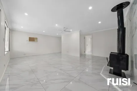 Property photo of 22 Comberford Close Prairiewood NSW 2176