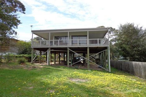 17 Bluff Dr, Loch Sport, VIC 3851