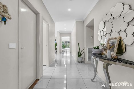 Property photo of 11 Granvia Circuit Burnside VIC 3023