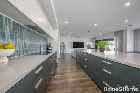 Property photo of 10 Constance Way New Gisborne VIC 3438