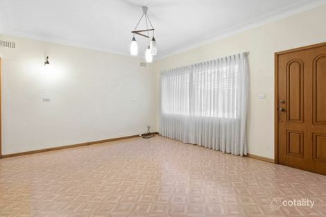 Property photo of 11 Endeavour Road Georges Hall NSW 2198