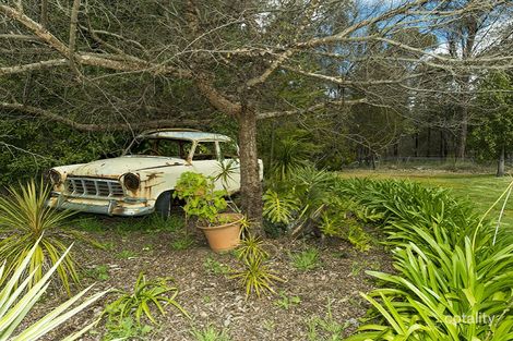 Property photo of 5 Hobbit Glade Mundaring WA 6073