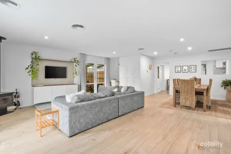 Property photo of 4 Airlie Grove Seaford VIC 3198