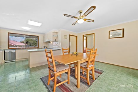 Property photo of 5 Rundell Way Pakenham VIC 3810