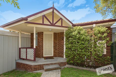 8 Adelong Ct, Berwick, VIC 3806