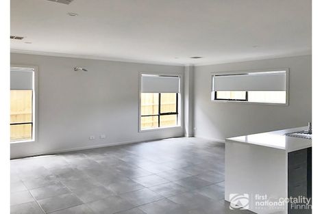 Property photo of 37 Clydevale Avenue Clyde North VIC 3978