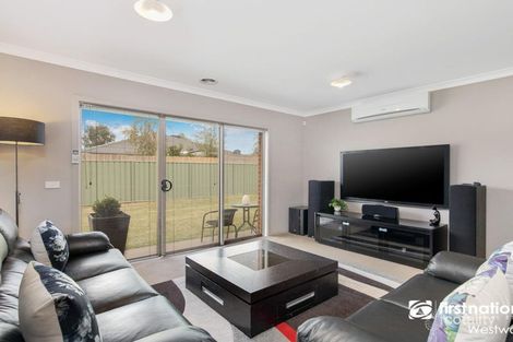 Property photo of 4 Wingrove Crescent Wyndham Vale VIC 3024