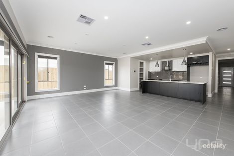Property photo of 95 Claret Ash Boulevard Harkness VIC 3337